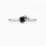 1200x1200_125269_Cerise sormus Musta timantti valkokulta engagement ring diamonds