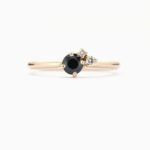 1200x1200_125599_Cerise sormus Musta timantti valkokulta engagement ring diamonds_1