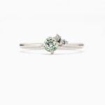 1200x1200_175825_Cerise sormus vihreä safiiri valkokulta green sapphire engagement ring diamonds