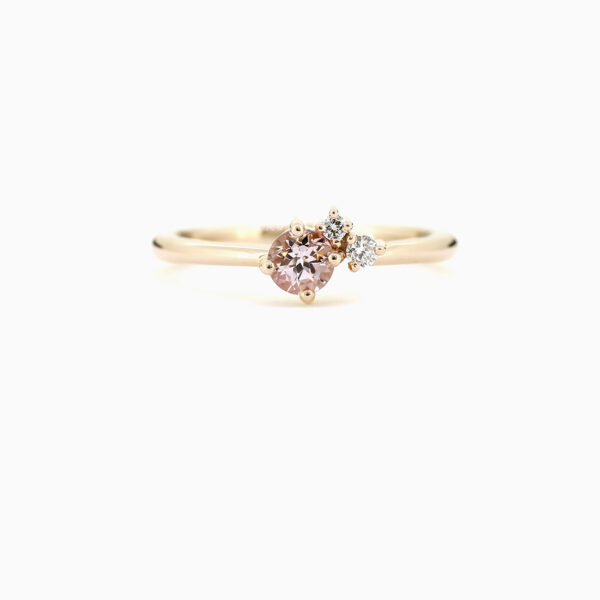 1200x1200_76667_Cerise sormus vaaleanpunainen safiiri valkokulta engagement ring diamonds 1200x1200_76667_Cerise sormus vaaleanpunainen safiiri valkokulta engagement ring diamonds