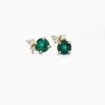1200x1200_246579_Cerise korvakorut timantit ja smaragdit keltakulta emerald earrings in yellow gold