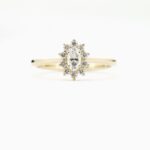 1200x1200_390797_Celestine Halosormus keltakulta halo engagement ring ovaali moissaniitti moissanite