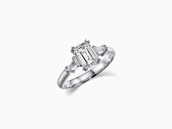 Le Gala Emerald cut Engagement Ring with Lab Grown Diamond