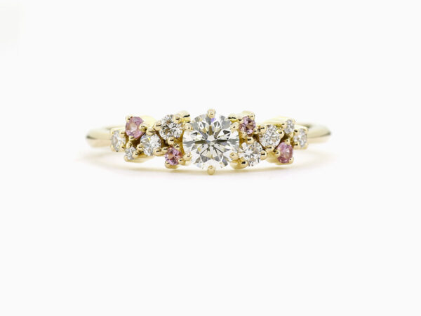 Cerise Glow Rosa- Solitairesormus Laboratoriotimantit ja Vaaleanpunaiset Safiirit
